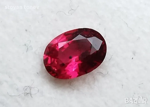 Невероятен рубин с красив цвят и VS чистота - 0.77кт.! Сертифициран! Нов!, снимка 13 - Други - 48073747