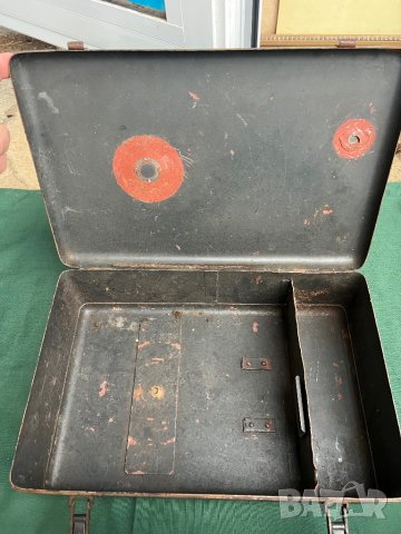 Продавам немска метална кутия 1942г, снимка 10 - Други ценни предмети - 39408997