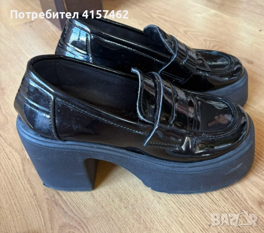 Почти нови и удобни обувки, снимка 4 - Дамски ежедневни обувки - 52351059