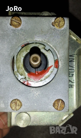 Променлив три секционен въздушен кондензатор RFT, снимка 2 - Ресийвъри, усилватели, смесителни пултове - 53221764