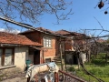 Къща в с.Богданово, снимка 1