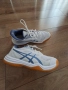 Asics upcourt 5, размер 39 - 24.5 cm за зала , снимка 2