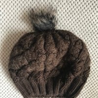 Зимна кафява шапка с пухче, снимка 2 - Шапки - 39789625