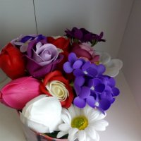 Голям букет с ароматни цветя от сапун в кутия сърце, снимка 5 - Декорация за дома - 31587295