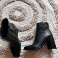 Черни кожени боти с висок дебел ток, снимка 4 - Дамски обувки на ток - 44616239