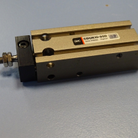 пневматичен цилиндър SMC CDUK10-20D + 2 сензора SMC D-97 indicator, снимка 2 - Резервни части за машини - 44601742