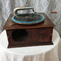 Стар грамофон с манивела, снимка 3 - Антикварни и старинни предмети - 44437326