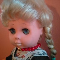 Колекционерска кукла народна носия Germany 32 см, снимка 8 - Колекции - 44477967