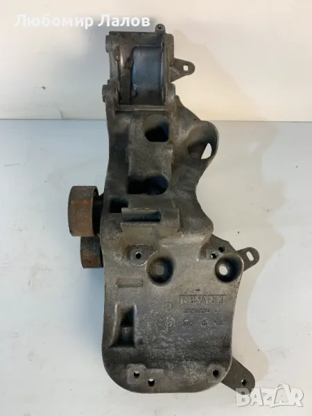 Стойка генератор Дачия Дъстър Dacia Duster 1.6i 8200680344, снимка 1