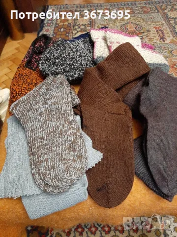 Плетени вълнени терлици и дълги вълнени чорапи , снимка 3 - Дамски чорапи - 49136482