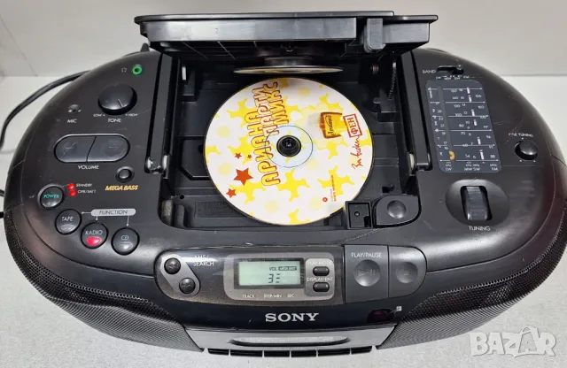 CD/Радио/Касетофон SONY, снимка 2 - Радиокасетофони, транзистори - 49266593