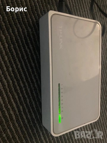 СУИЧ TP-LINK TL-SF1008D, отличен