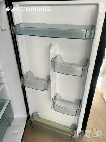 хладилник с отделна камера Schaub Lorenz SL210B DD, снимка 8 - Хладилници - 53072426