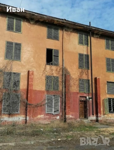 Сграда, 4 етажа 400кв. + двор 1700кв. асансьор. Промишлена зона град Лом 📞 0897955911, снимка 2 - Производствени сгради - 52512408