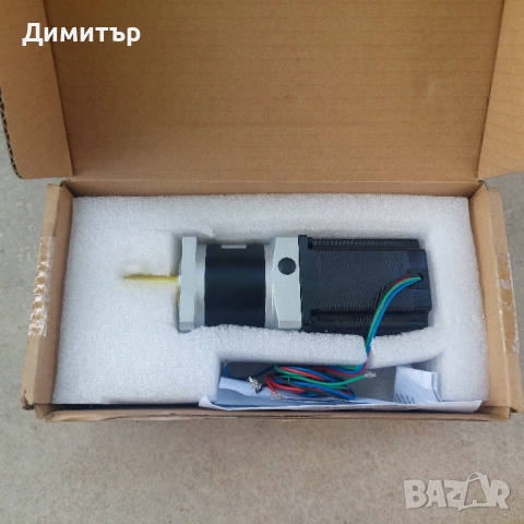 Стъпков електродвигател nema 23 с редуктор 1:20