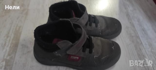 Зимни боти 34 номер с кожени маратонки също 34 номер подарък , снимка 2 - Детски маратонки - 52256233