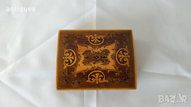 Стара дървена кутия за бижута - украсена с фурнир, снимка 1