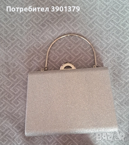 Продавам Дамски Чантички