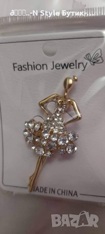 Брошка балерина с камъни
