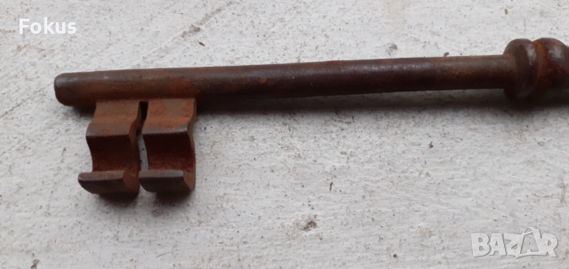 Огромен стар кован ключ от порта на възрожденска къща, снимка 2 - Антикварни и старинни предмети - 44621643