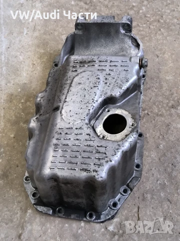 Оригинален картер за Голф 5 Ауди А3 1.6 ФСИ VW Golf 5 Audi A3 1.6 FSI Passat Touran Jetta 03C103603J