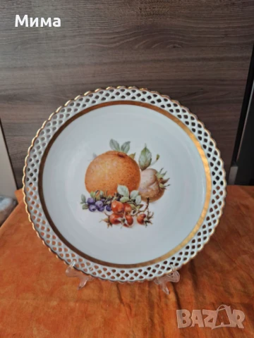 Порцеланово плато с плодове