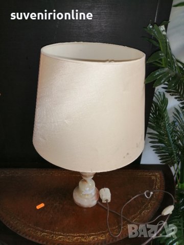 Старинна лампа с мраморна основа, снимка 3 - Настолни лампи - 38525863
