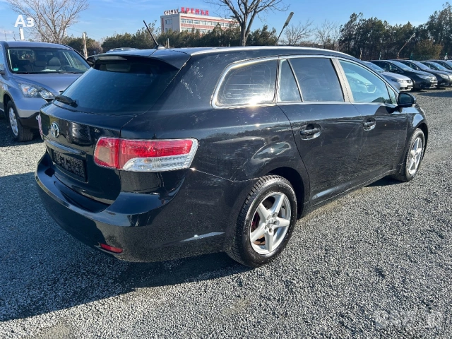 Toyota Avensis Бензин, снимка 7 - Автомобили и джипове - 52393202
