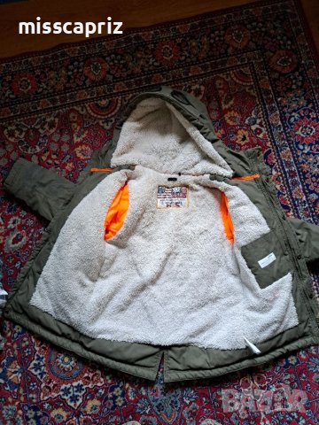 Парка с качулка и козирка, снимка 3 - Детски якета и елеци - 40638269