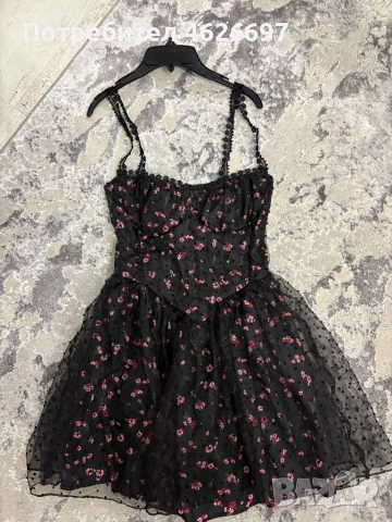 Рокля супер секси