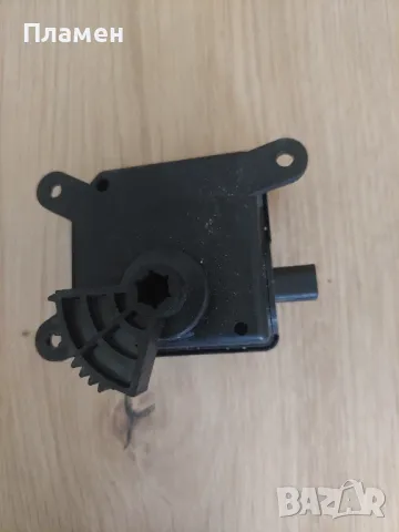 Моторче клапа парно за Opel Astra H, Zafira B, снимка 2 - Части - 47519649