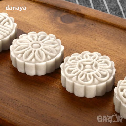3583 Сладкарски комплект за лунни сладки резец с бутало и 4 шаблона, снимка 2 - Форми - 39939299