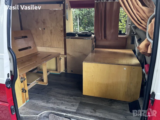 VW t4 Caravelle кемпер 2,5tdi Швейцария, снимка 8 - Каравани и кемпери - 56144940