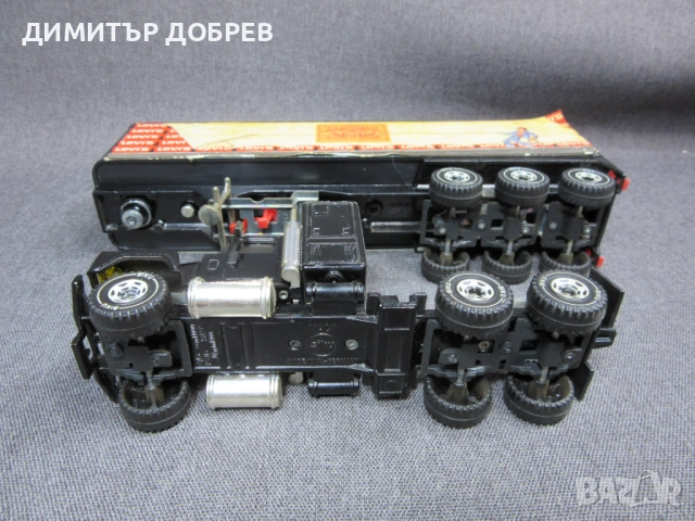 СТАРА РЕТРО МЕТАЛНА КОЛИЧКА КАМИОН MACK С РЕМАРКЕ LEVIS SIKU GERMANY, снимка 7 - Колекции - 54126100