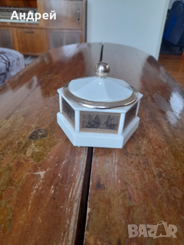 Стара музикална кутия за бижута