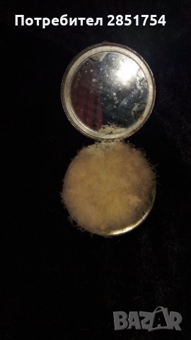 Старинна пудриера с огледалце и с оригиналния си апликатор, снимка 5 - Антикварни и старинни предмети - 31599725