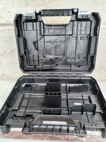  Нов куфар за гайковерт девалт с две батерий и зарядно. , снимка 3 - Винтоверти - 39811394