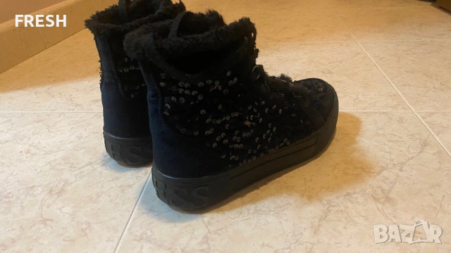 Боти GUESS 39, снимка 2 - Дамски боти - 53085877