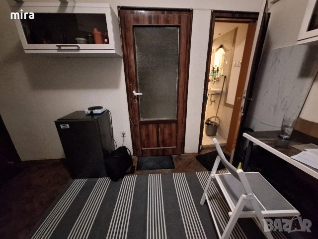 Обзаведена стая със собствена баня за момиче / студентка в Център до метро Сердика, снимка 5 - Стаи под наем - 52360786