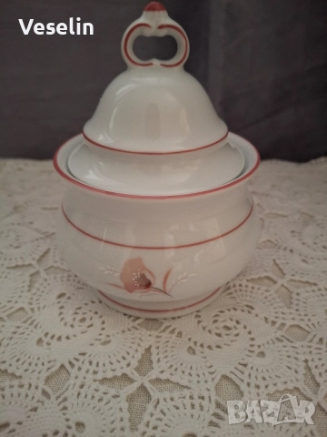 Порцеланова захарница 