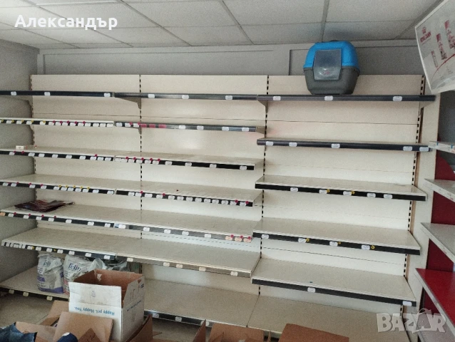 продавам стелажи