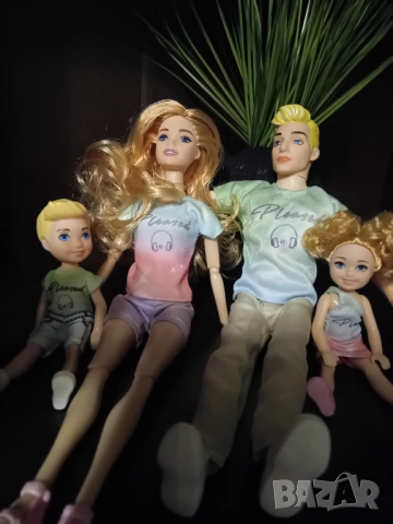 Комплект от 4 бр. кукли тип Барби. Чисто нови.