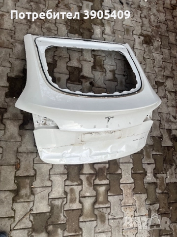 Заден капак за Тесла Y с забележки