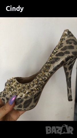 Guess обувки на висок ток 