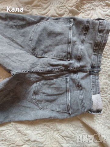 Дамски дънки на Bershka, снимка 4 - Дънки - 37879453