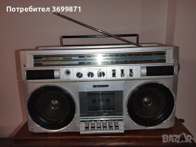 Радиокасетофон Саньо.