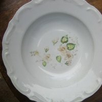 Четири стари порцеланови чинии за супа на фабрика Изида - България от 1962 година, снимка 12 - Други ценни предмети - 39515502