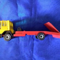 Метална количка Siku - 2520 Ford Cargo пътна помощ в мащаб 1:55, снимка 1 - Колекции - 38552245