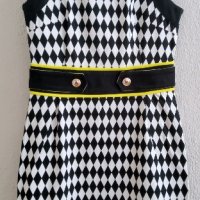 Черно-бяла рокля с жълти детайли, снимка 1 - Рокли - 37825157