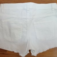 Къси бели дънки от H&M р-р 152, снимка 4 - Детски къси панталони - 29772318